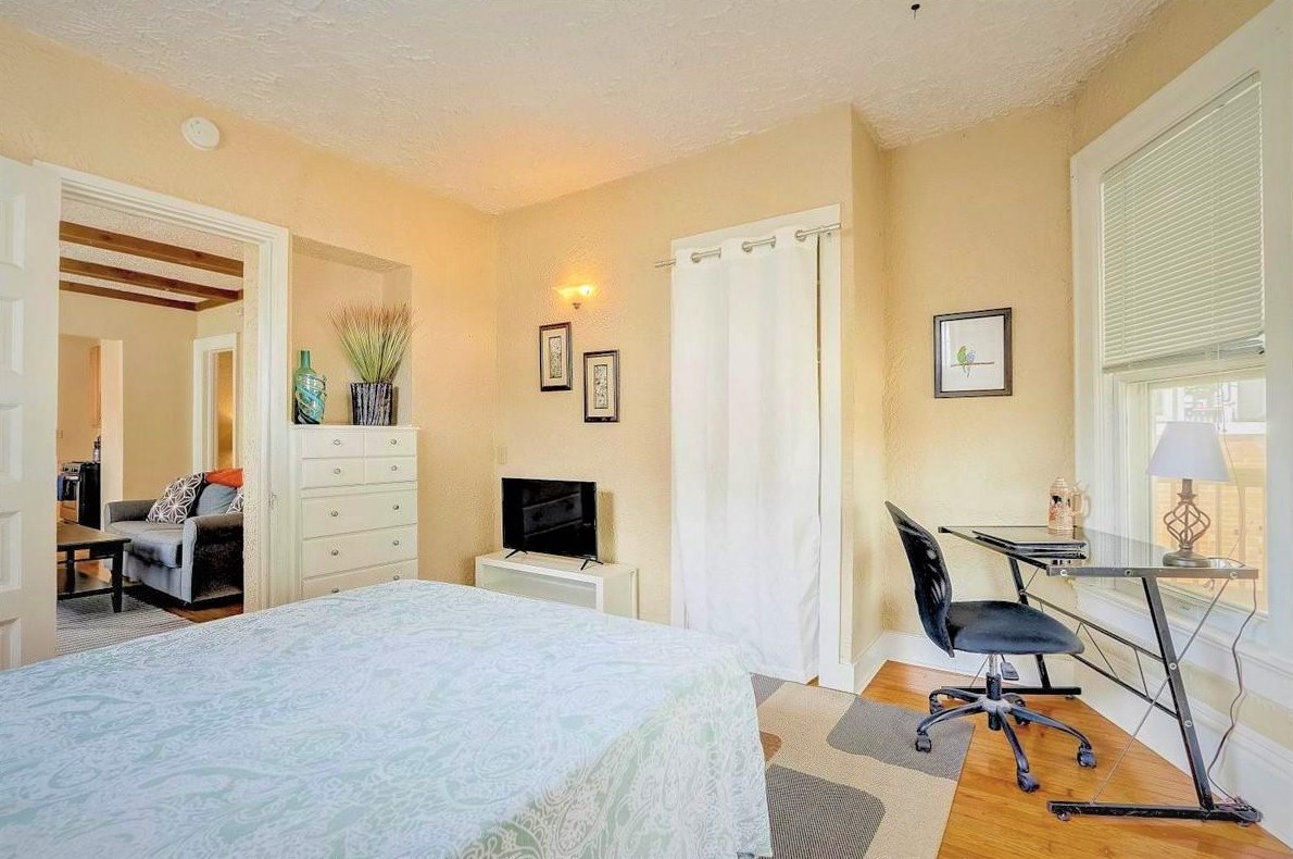 214 Henry St, Madison WI 53703-3608 exterior