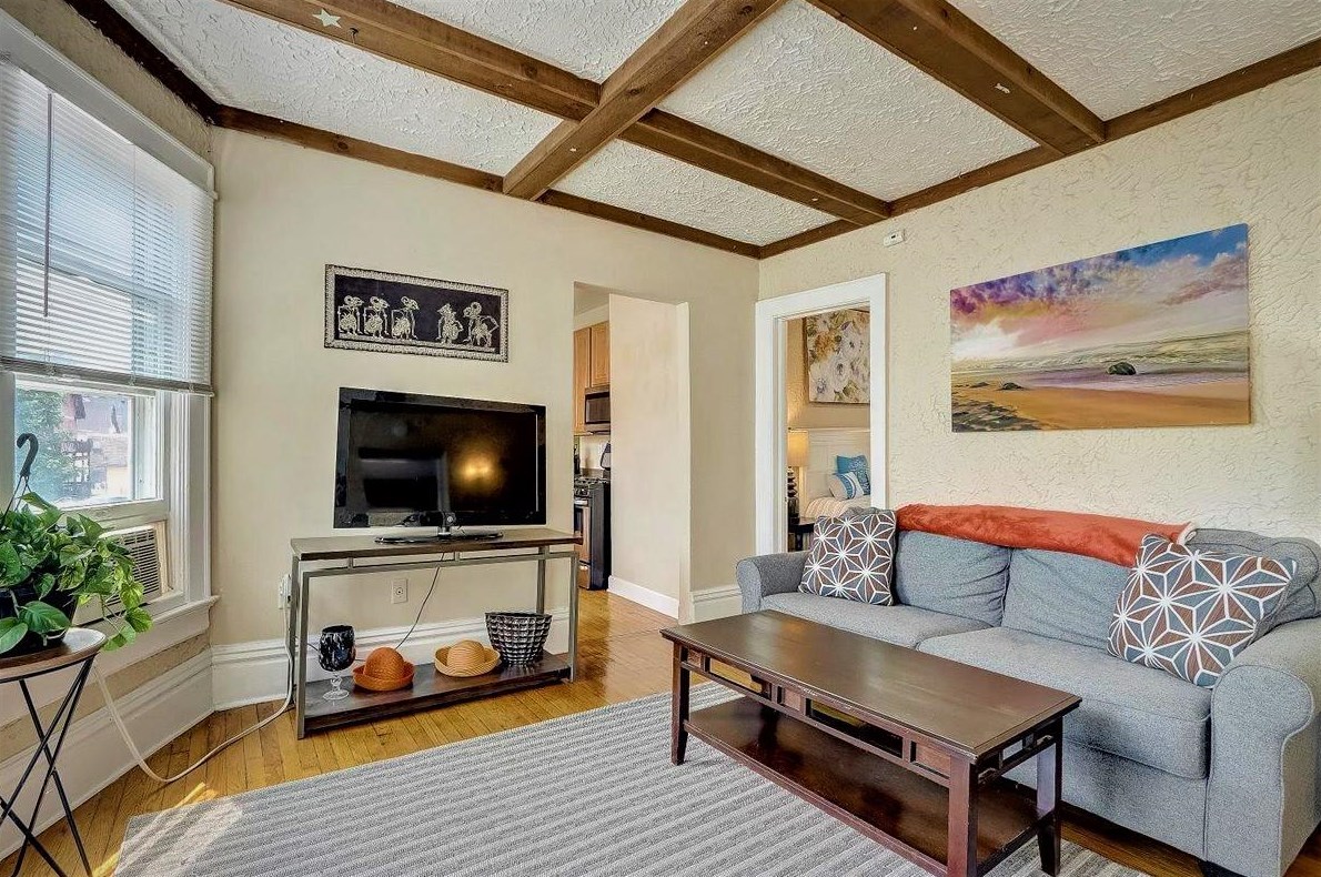 214 Henry St, Madison WI 53703-3608 exterior