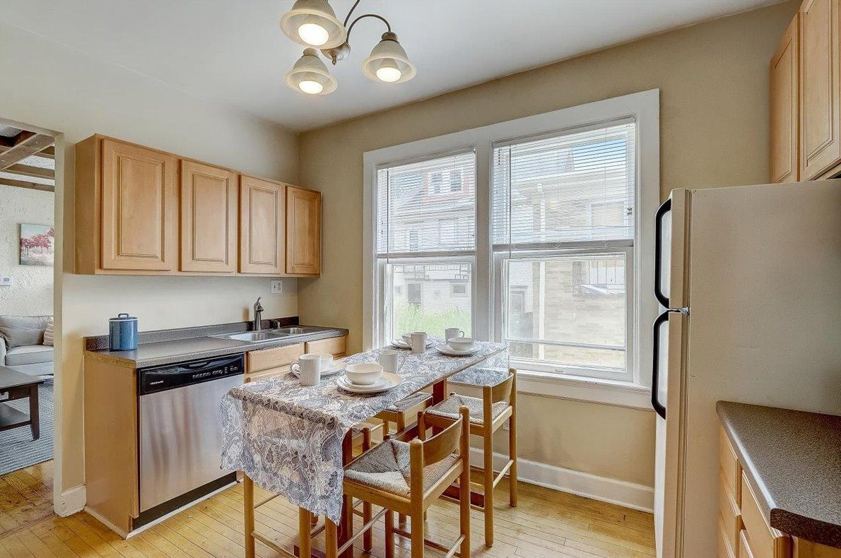 214 Henry St, Madison WI 53703-3608 exterior