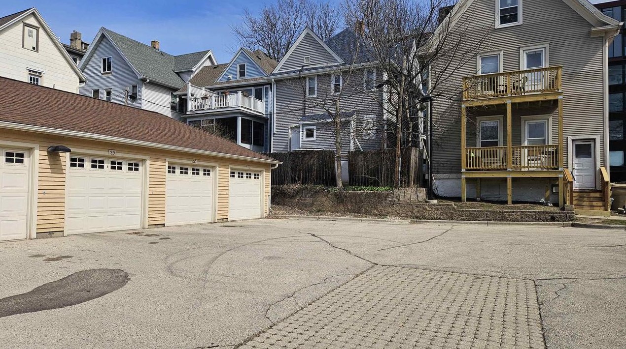 214 Henry St, Madison WI 53703-3608 exterior