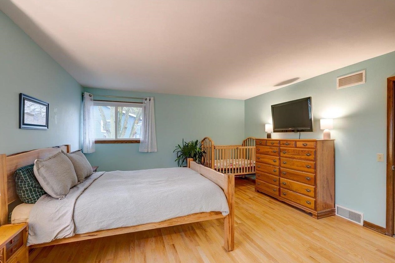 4906 Ralph Cir, Madison WI  53714-2634 exterior