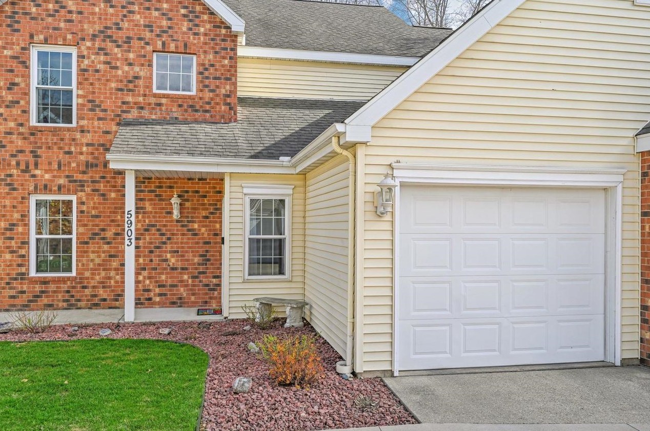 5903 Cottontail Trl, Madison, WI 53718-8209