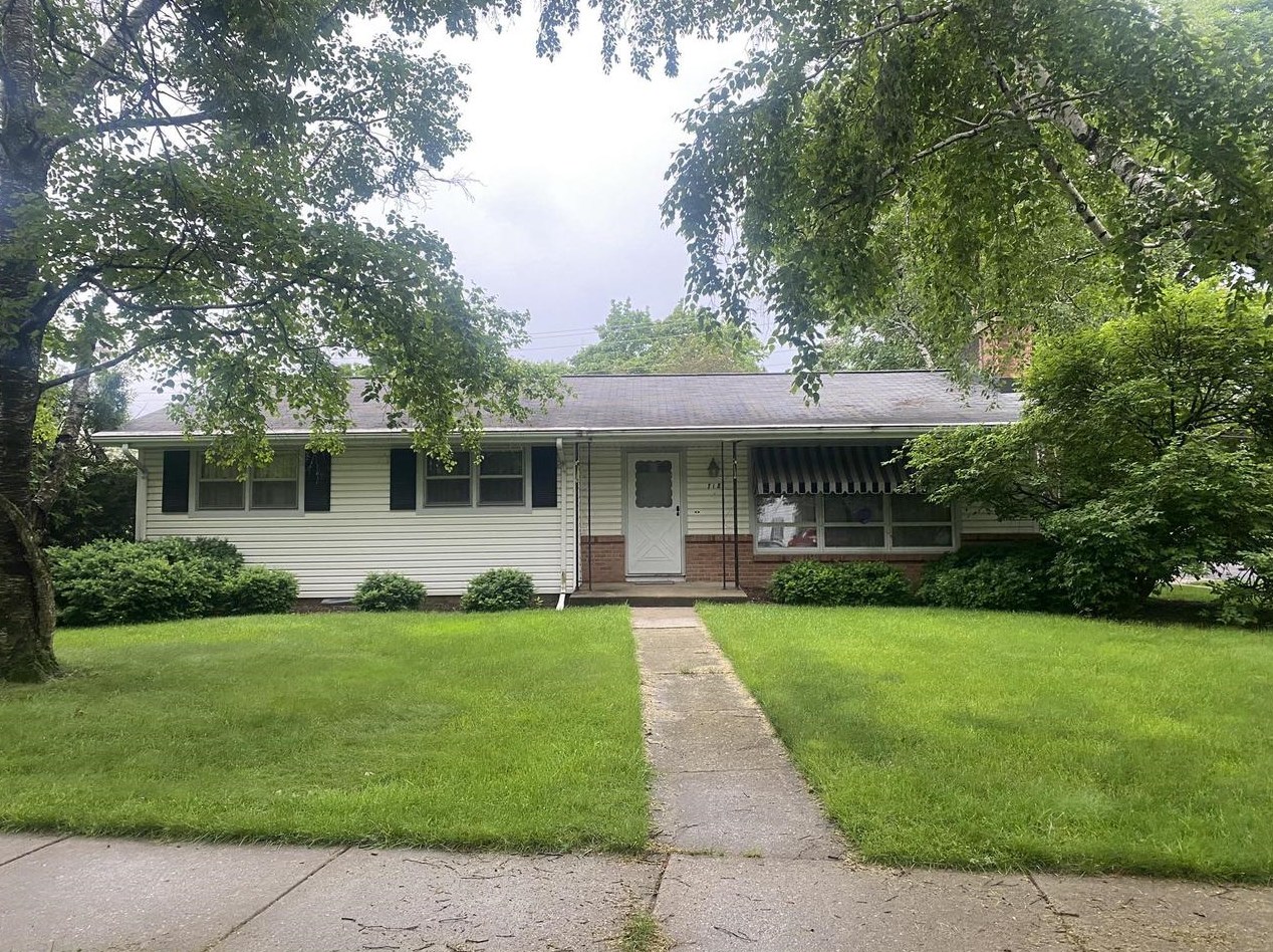 718 Anthony Ln, Madison, WI 53711-2956