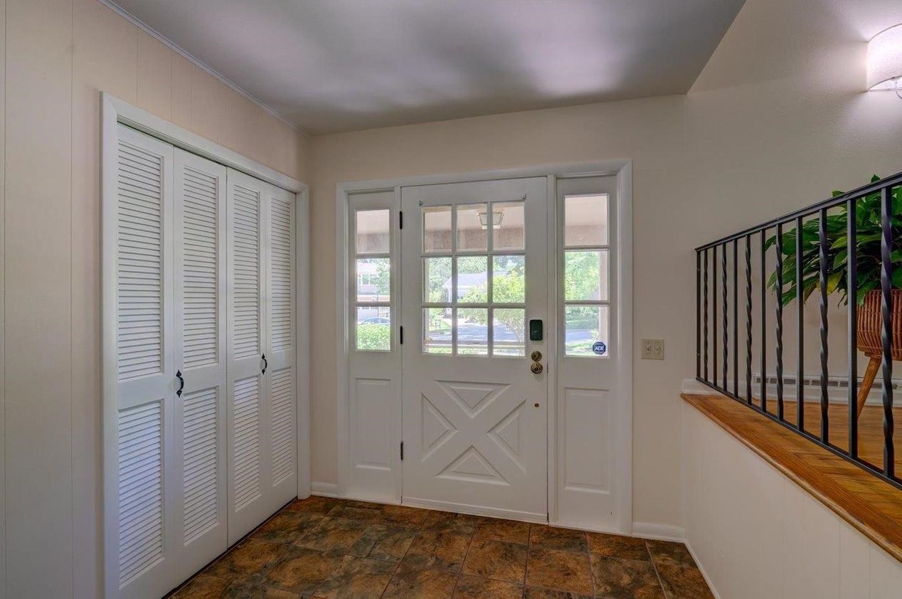 322 Cheyenne Trl, Madison, WI 53705-4703