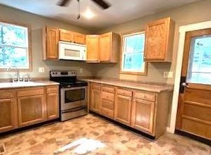 617 E Edgewater St, Portage, WI 53901