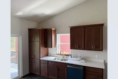 1062 Armida Court, Reedsburg, WI 53959 - Photo 6