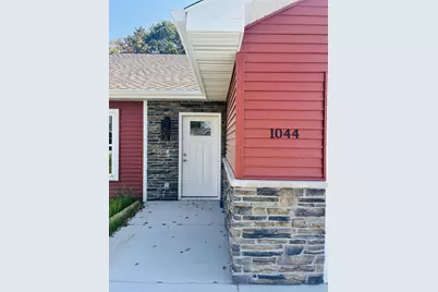 1044 Armida Court, Reedsburg, WI 53959 - Photo 2