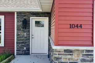 1044 Armida Ct, Reedsburg, WI 53959 - Photo 2