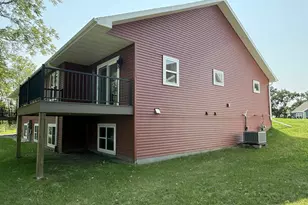 1044 Armida Ct, Reedsburg, WI 53959 - Photo 2