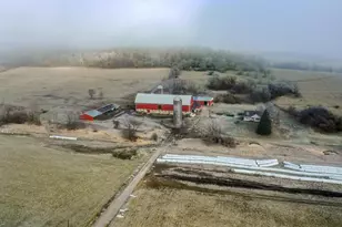 E5190 Sand Hill Rd, Reedsburg, WI 53959 - Photo 4