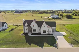 6835 Angelica Trl, Sun Prairie, WI 53590 - Photo 2