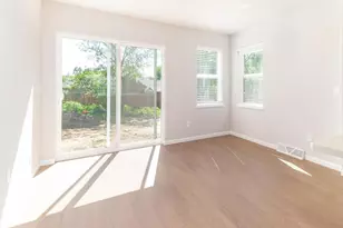 1125 Hickory Hls Dr, Sun Prairie, WI 53590 - Photo 6