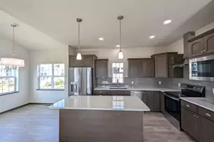 36 Windflower Wy, Mount Horeb, WI 53572 - Photo 2