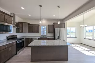 6634 Linnet Ln, Middleton, WI 53562 - Photo 2