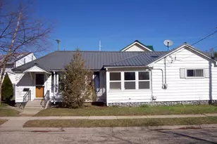 1002 Adams St, Portage, WI 53901 - Photo 2