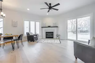 117 Ashberry Ln, Stoughton, WI 53589 - Photo 6