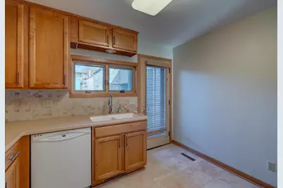 300 N Pinckney Street, Madison, WI 53703 - Photo 24