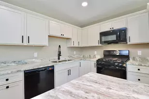 2241 S Haborn Dr, Beloit, WI 53511 - Photo 6