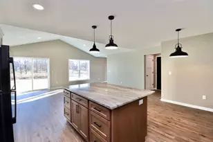 2241 S Haborn Dr, Beloit, WI 53511 - Photo 8