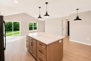 2241 S Haborn Dr, Beloit, WI 53511 - Photo 8