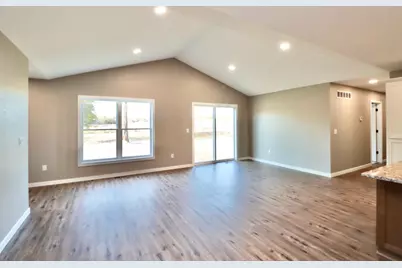 2243 S Haborn Drive, Beloit, WI 53511 - Photo 4