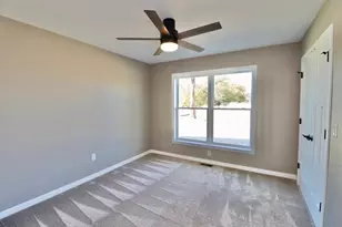 2243 S Haborn Dr, Beloit, WI 53511 - Photo 12