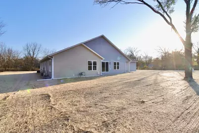 2243 S Haborn Drive, Beloit, WI 53511 - Photo 16