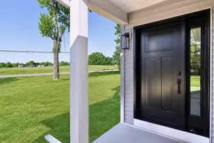 2243 S Haborn Dr, Beloit, WI 53511 - Photo 2