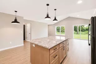 2243 S Haborn Dr, Beloit, WI 53511 - Photo 8