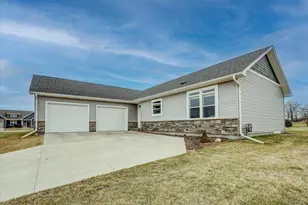 6605 Warner Farm Dr, DeForest, WI 53532 - Photo 2