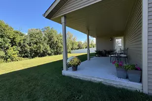 405 Carolina St, Belleville, WI 53508 - Photo 16