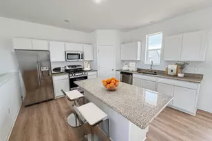 405 Carolina St, Belleville, WI 53508 - Photo 4