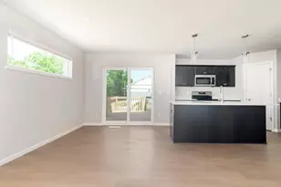 5924 Woodbine Dr, Madison, WI 53718 - Photo 4