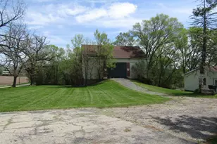 8545 W Cleophas Rd, Beloit, WI 53511 - Photo 4