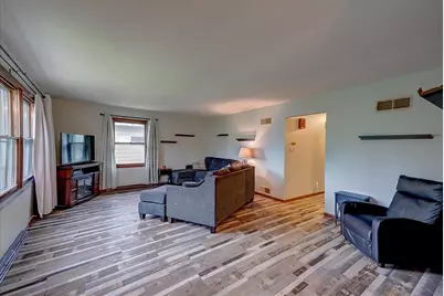 864 Suellen Lane, Portage, WI 53901 - Photo 8