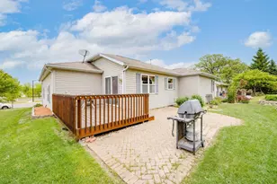 1229 W Bloomingfield Dr, Whitewater, WI 53190 - Photo 8