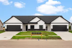 527 S 7th St, Janesville, WI 53536 - Photo 1