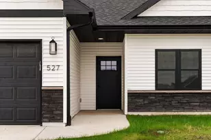 527 S 7th St, Janesville, WI 53536 - Photo 4