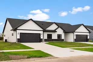 527 S 7th St, Janesville, WI 53536 - Photo 2