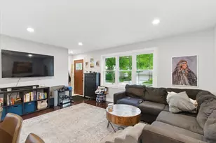 5 Daffodil Ln, Madison, WI 53714 - Photo 8