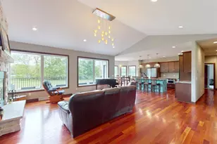 W10559 Hickory Point Rd, Beaver Dam, WI 53916 - Photo 10