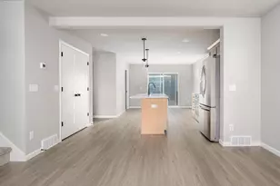 9155 Honey Harvest Ln, Verona, WI 53593 - Photo 4