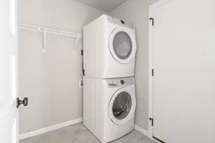 9155 Honey Harvest Ln, Verona, WI 53593 - Photo 8