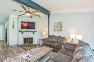 33 Abbey Villa Cir, Fontana, WI 53125 - Photo 4