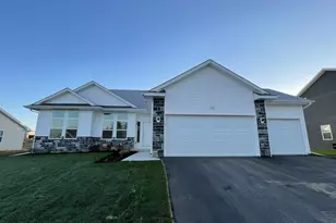 831 Sarah St, Belleville, WI 53508 - Photo 18