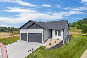 935 Hay Creek Trail, Reedsburg, WI 53959 - Photo 4