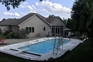 10 Vienna Cir, Madison, WI 53718 - Photo 2
