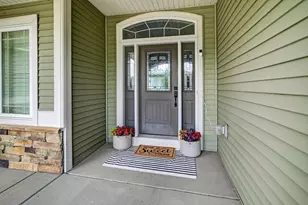 825 Richard Way, Waunakee, WI 53597 - Photo 8