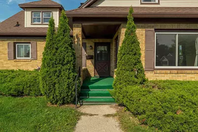 2113 11th Avenue, Monroe, WI 53566 - Photo 2