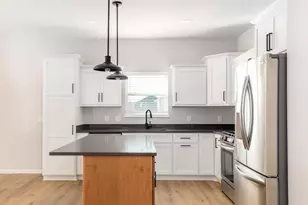 1157 Hickory Hls Dr, Sun Prairie, WI 53590 - Photo 6